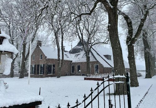 Kommisjewei 168 OPEINDE Kommisjewei 168 OPEINDE