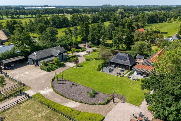 De Feart 51 DRACHTSTERCOMPAGNIE foto-1